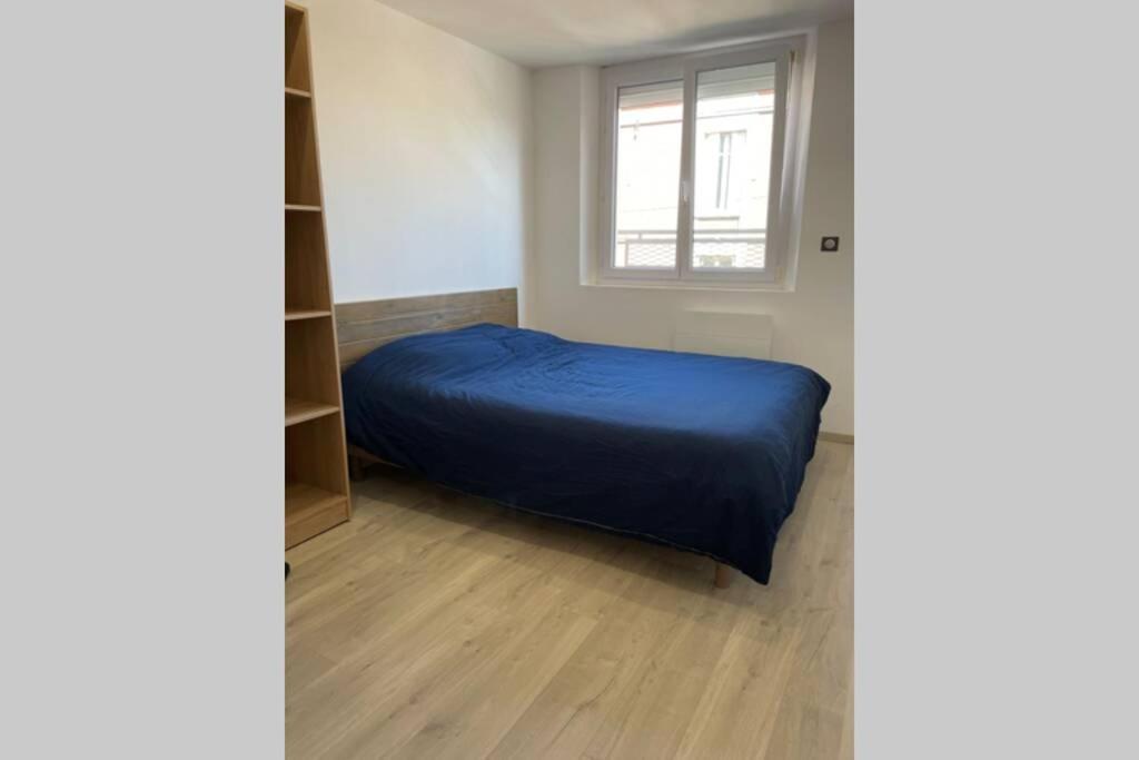 Appartement De Adrien Garage Prive Charleville-Mezieres Bagian luar foto