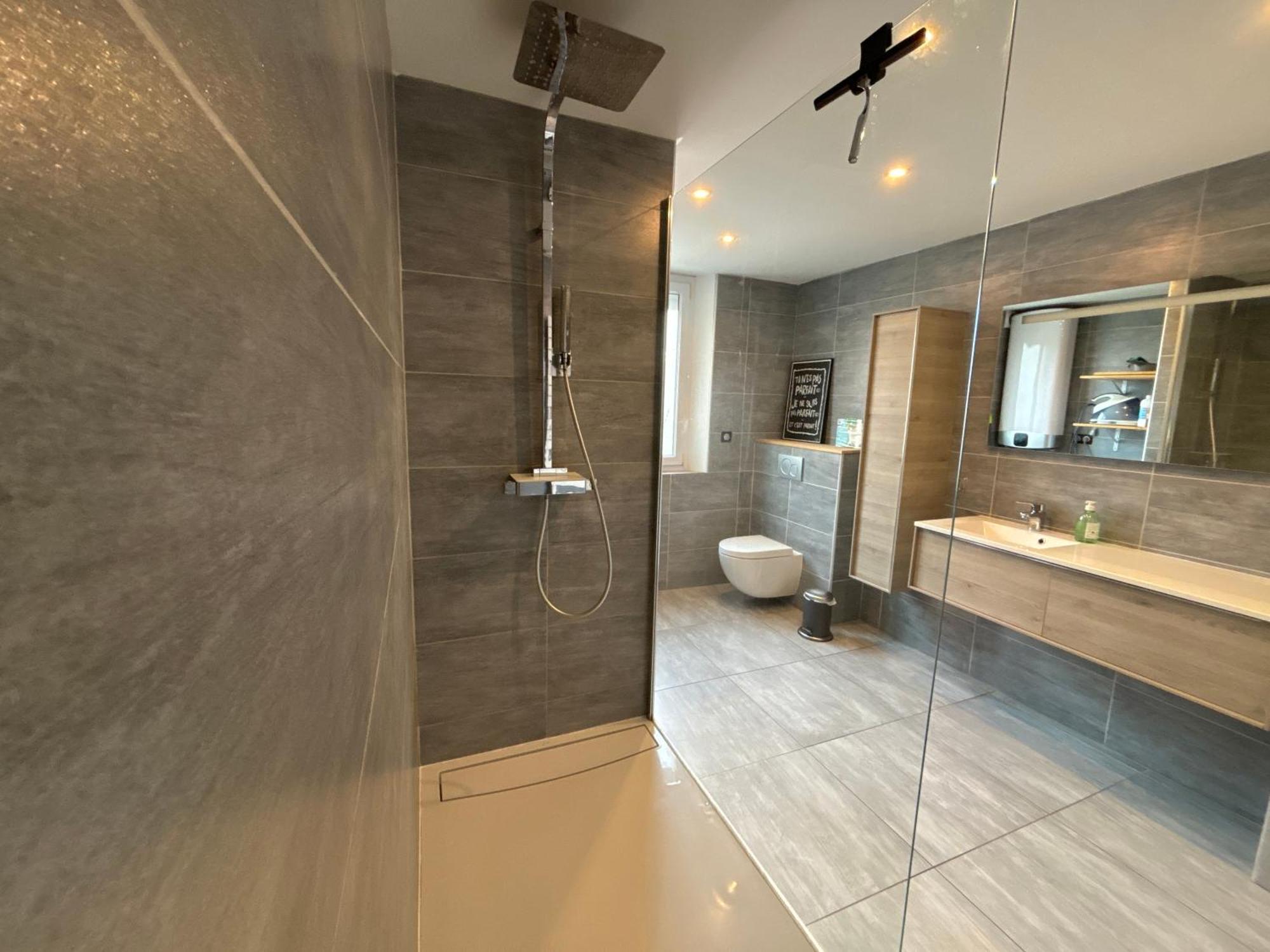 Appartement De Adrien Garage Prive Charleville-Mezieres Bagian luar foto